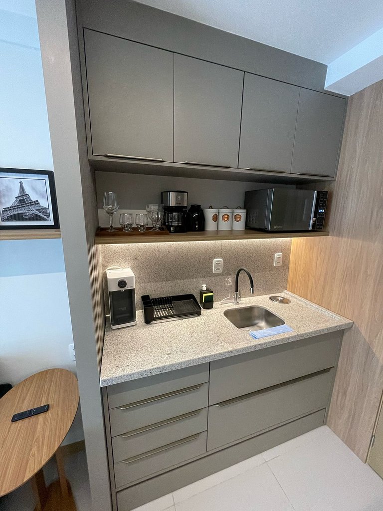 Ap até 4 hóspedes, Frente Praia, Varanda, na Barra , de Fren