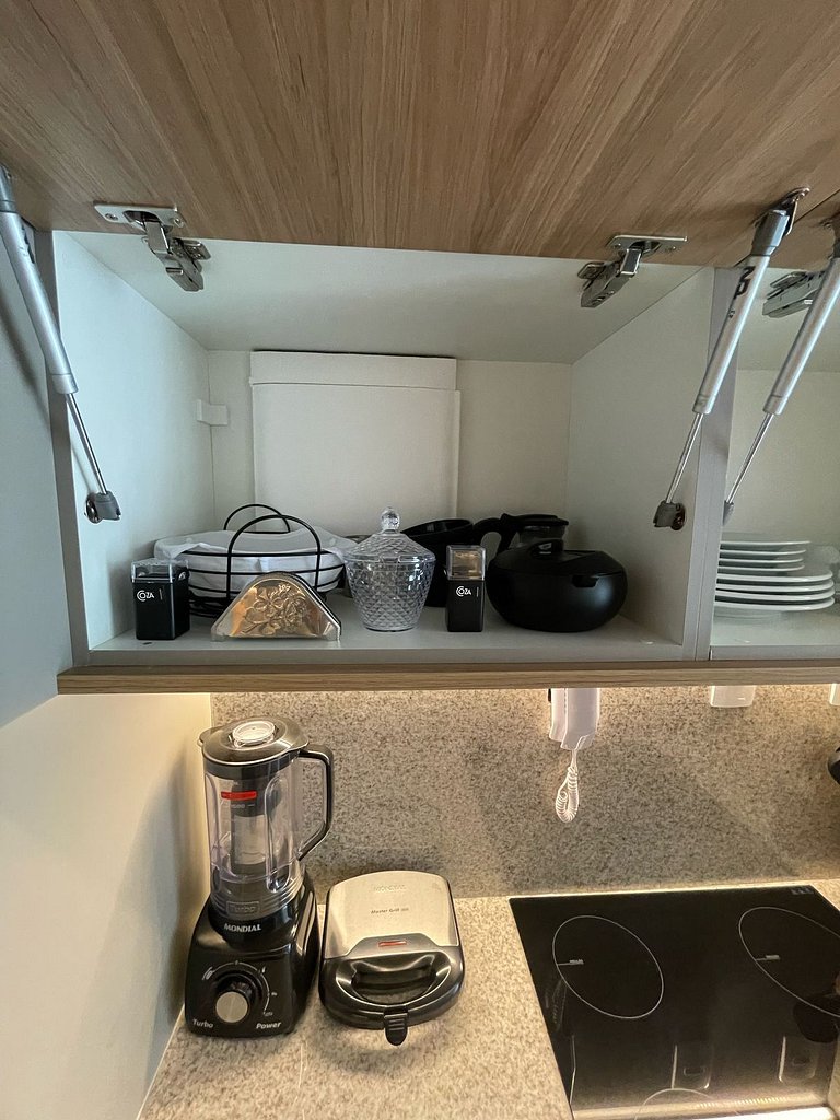 Ap até 4 hóspedes, Frente Praia, Varanda, na Barra , de Fren