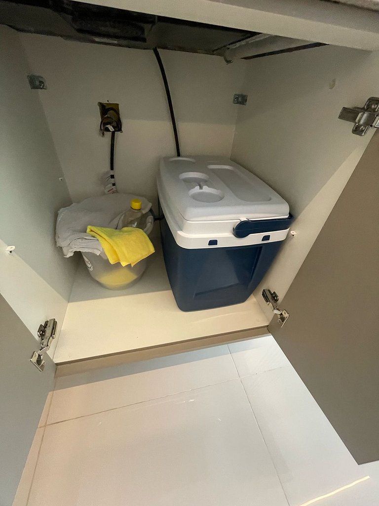 Ap até 4 hóspedes, Frente Praia, Varanda, na Barra , de Fren