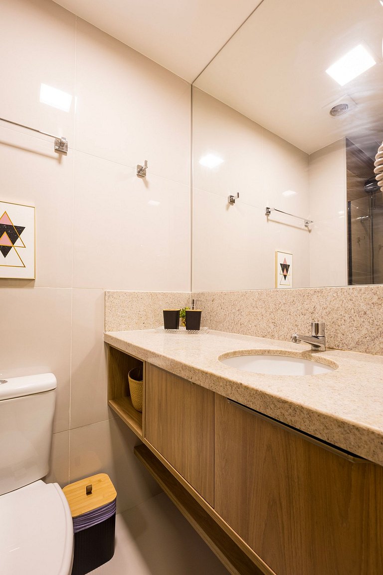 Ap até 4 hóspedes, Frente Praia, Varanda, na Barra , de Fren