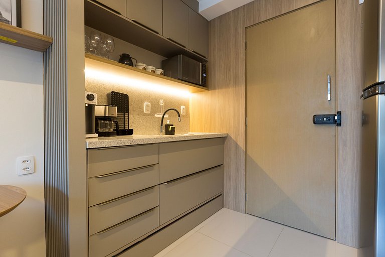 Ap até 4 hóspedes, Frente Praia, Varanda, na Barra , de Fren