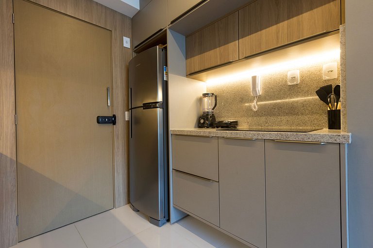 Ap até 4 hóspedes, Frente Praia, Varanda, na Barra , de Fren