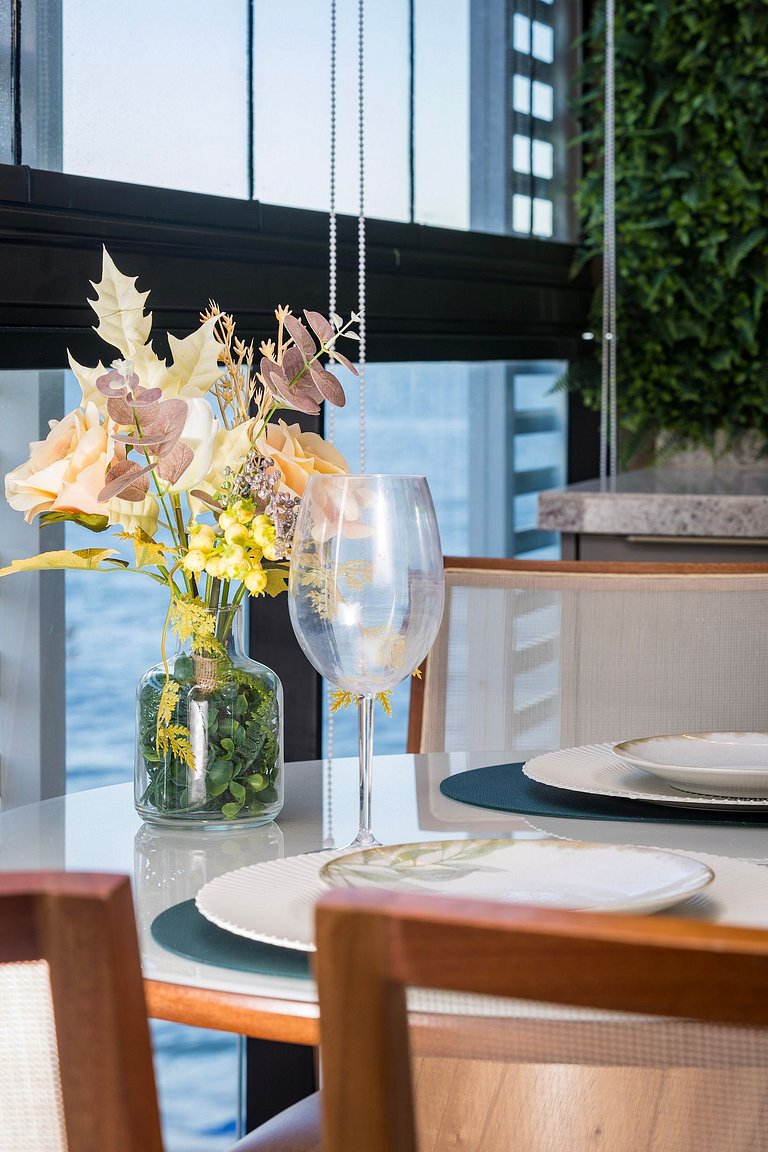 Ap até 4 hóspedes, Frente Praia, Varanda, na Barra , de Fren