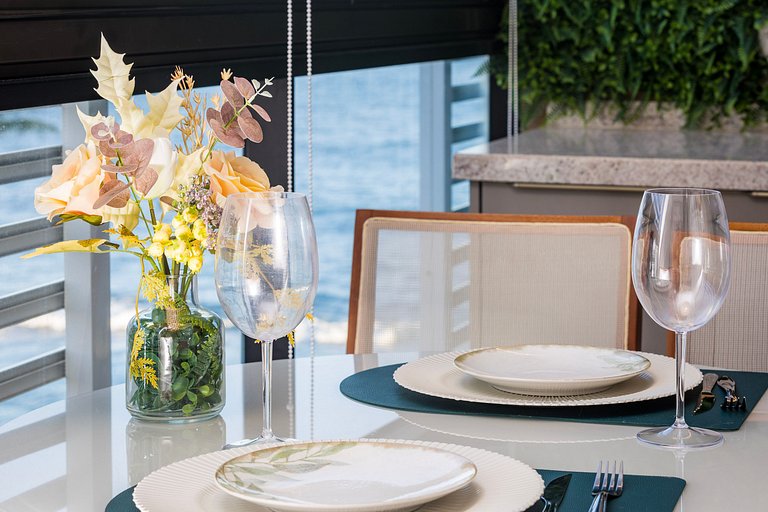 Ap até 4 hóspedes, Frente Praia, Varanda, na Barra , de Fren