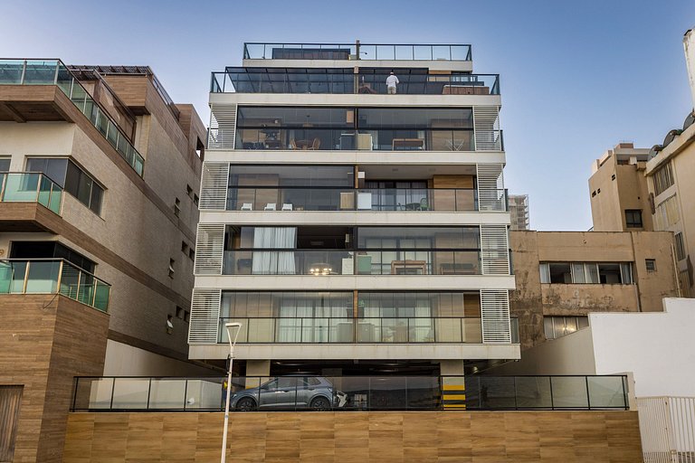 Ap até 4 hóspedes, Frente Praia, Varanda, na Barra , de Fren