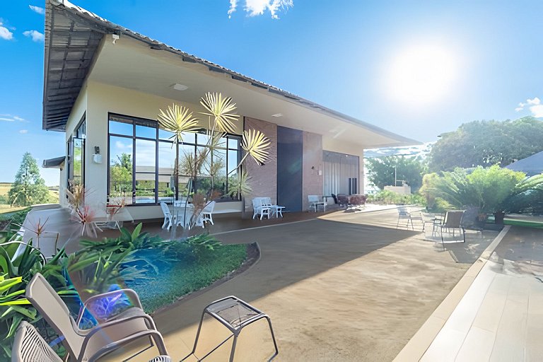 Fazenda ,11 Suítes, Até 42 Hóspedes, 17kmBrazland