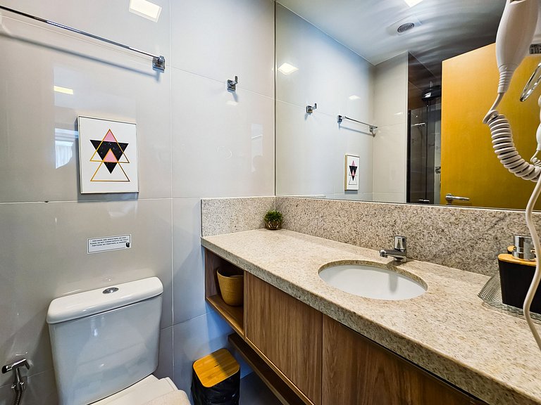 Ap até 4 hóspedes, Frente Praia, Varanda, na Barra , de Fren