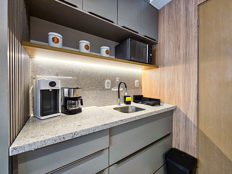 Ap até 4 hóspedes, Frente Praia, Varanda, na Barra , de Fren