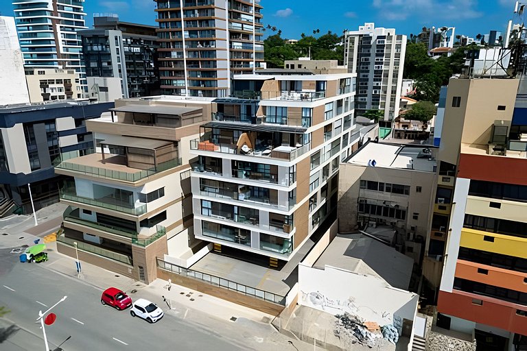 Ap até 4 hóspedes, Frente Praia, Varanda, na Barra , de Fren