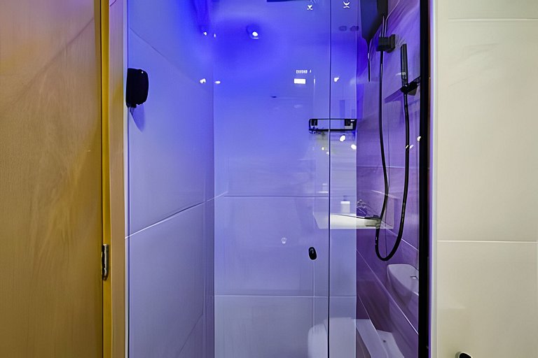 Ap até 4 hóspedes, Frente Praia, Varanda, na Barra , de Fren