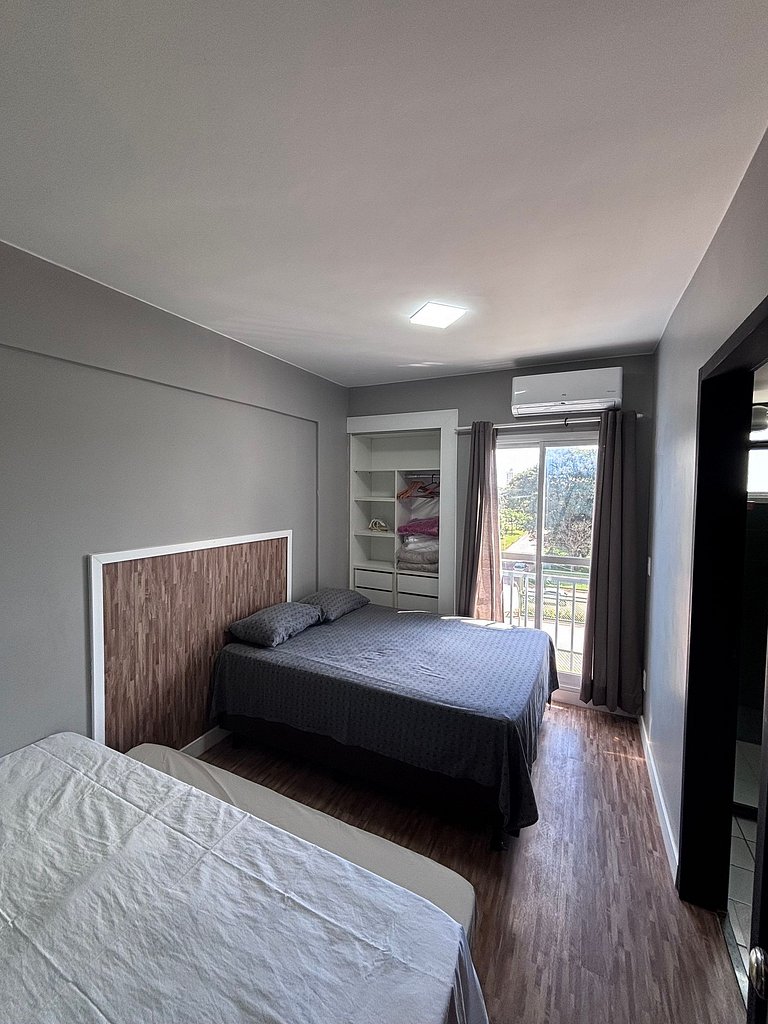 Até 4 hóspedes, Garagem, Cozinha Completa, Wi-fi, Jr Catito